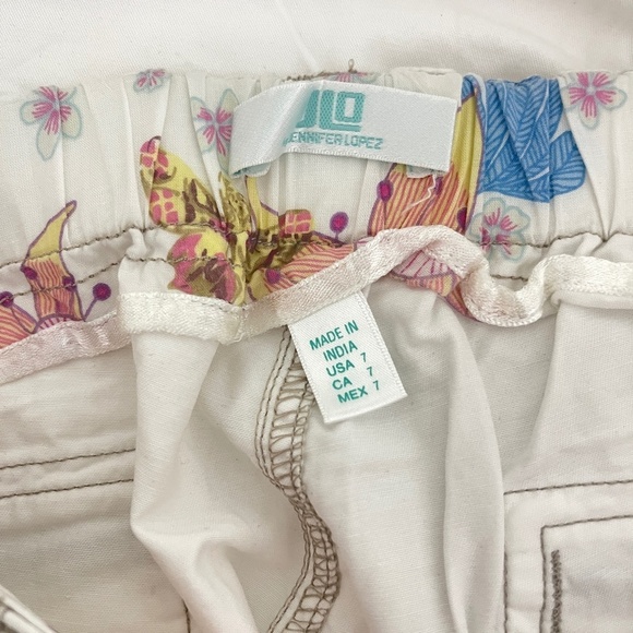 NWT JLO Dew cropped  white pant w/ zip detail ( juniors) - Picture 6 of 6